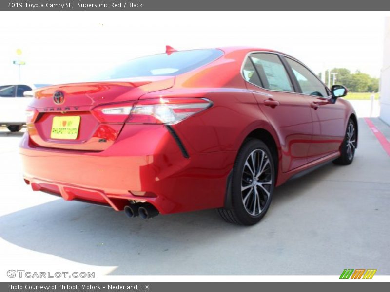 Supersonic Red / Black 2019 Toyota Camry SE