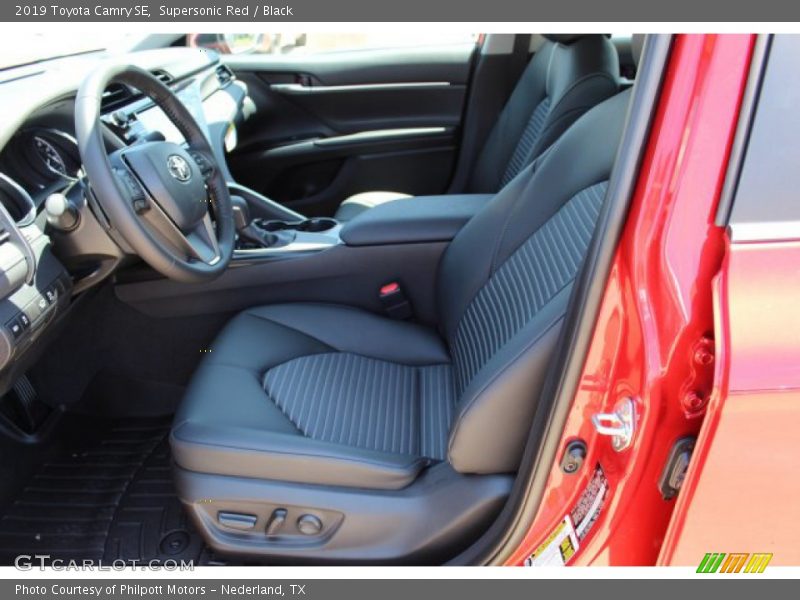 Supersonic Red / Black 2019 Toyota Camry SE