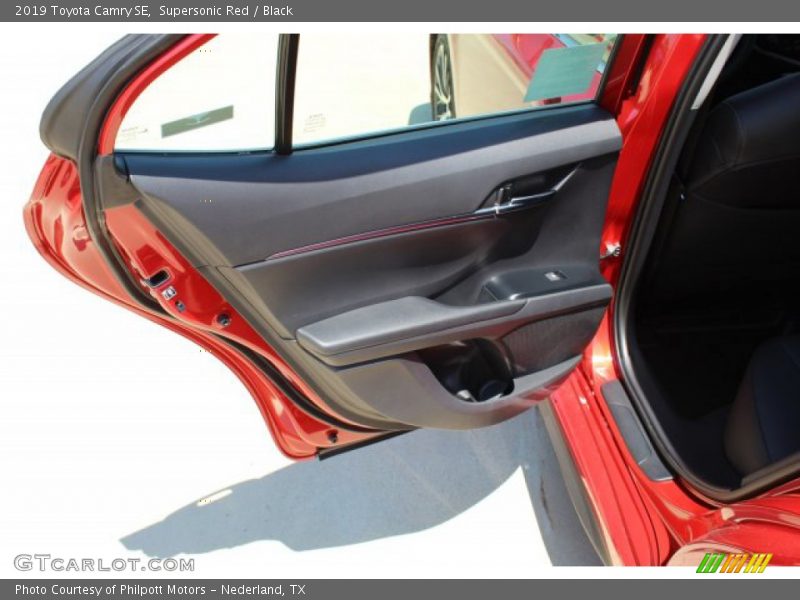 Supersonic Red / Black 2019 Toyota Camry SE
