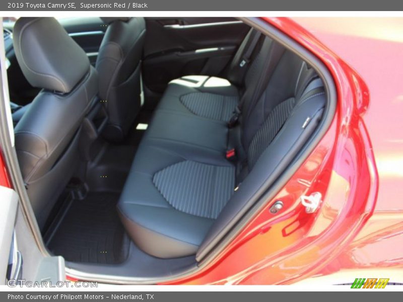 Supersonic Red / Black 2019 Toyota Camry SE