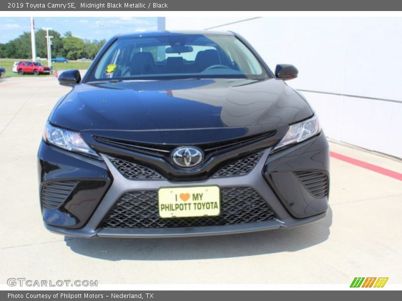 Midnight Black Metallic / Black 2019 Toyota Camry SE