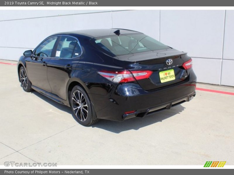 Midnight Black Metallic / Black 2019 Toyota Camry SE