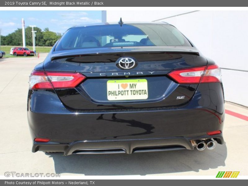 Midnight Black Metallic / Black 2019 Toyota Camry SE
