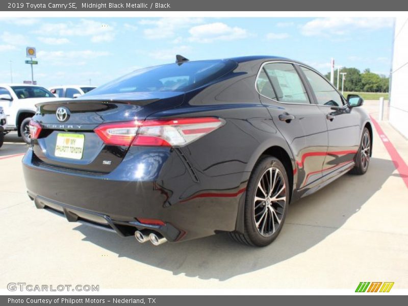 Midnight Black Metallic / Black 2019 Toyota Camry SE