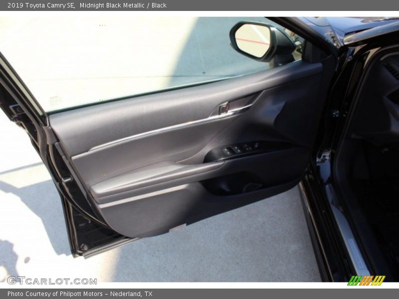 Midnight Black Metallic / Black 2019 Toyota Camry SE