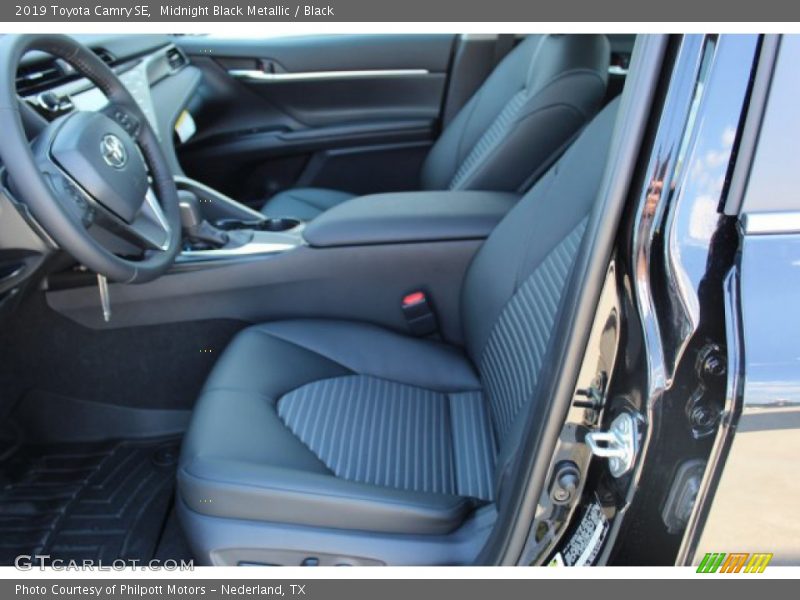 Midnight Black Metallic / Black 2019 Toyota Camry SE