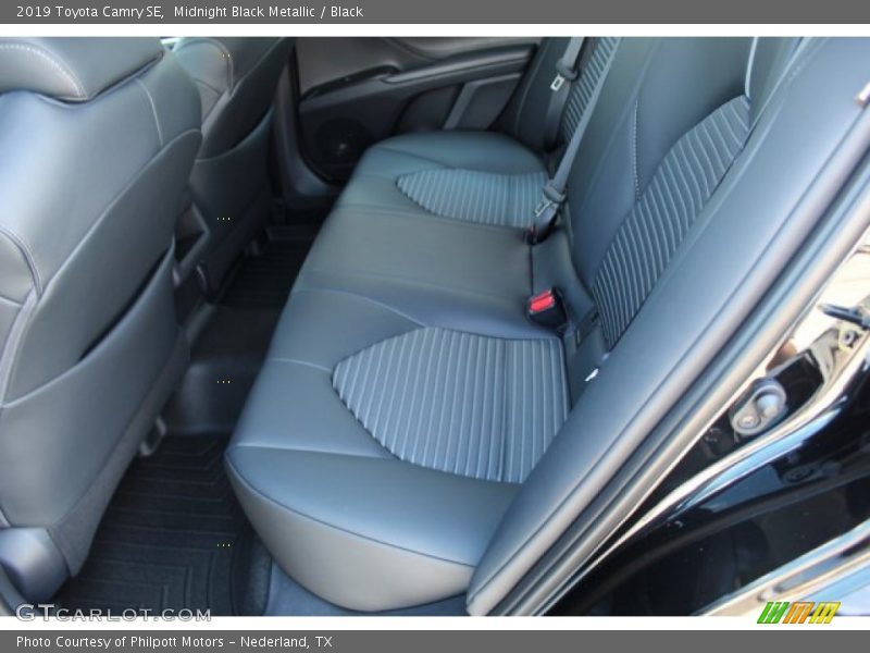 Midnight Black Metallic / Black 2019 Toyota Camry SE