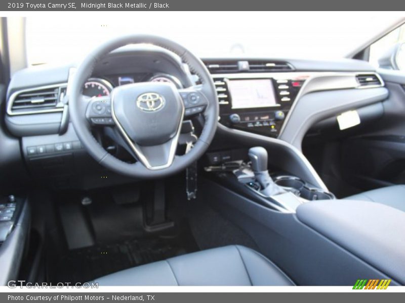 Midnight Black Metallic / Black 2019 Toyota Camry SE