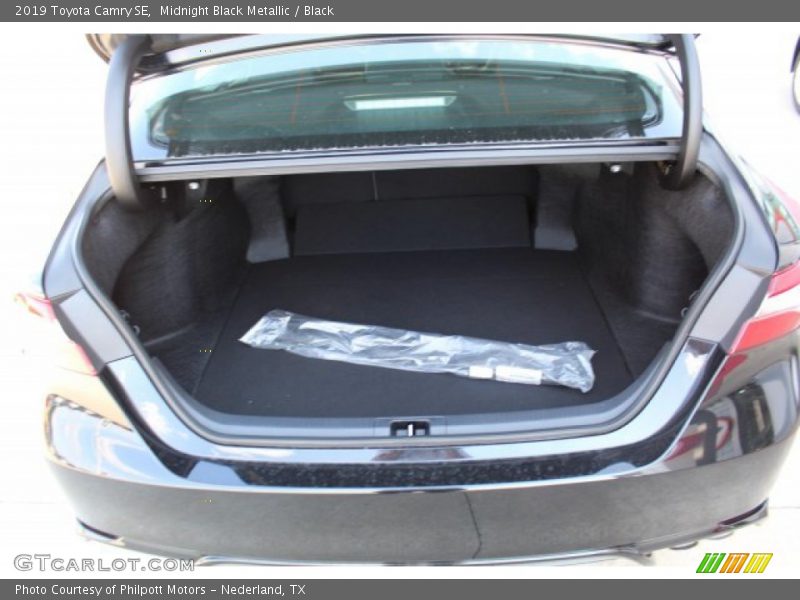 Midnight Black Metallic / Black 2019 Toyota Camry SE