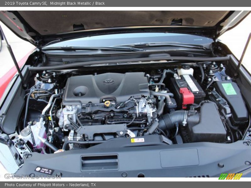 Midnight Black Metallic / Black 2019 Toyota Camry SE