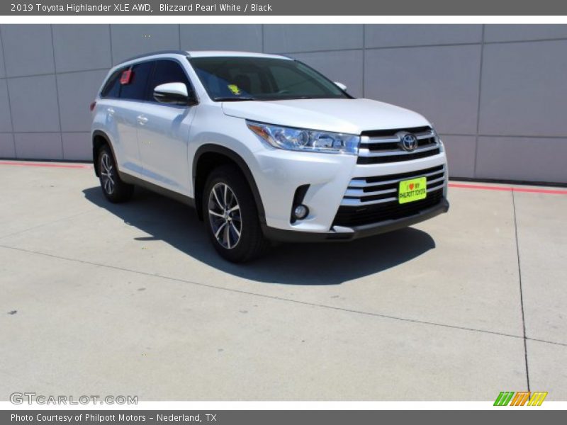 Blizzard Pearl White / Black 2019 Toyota Highlander XLE AWD