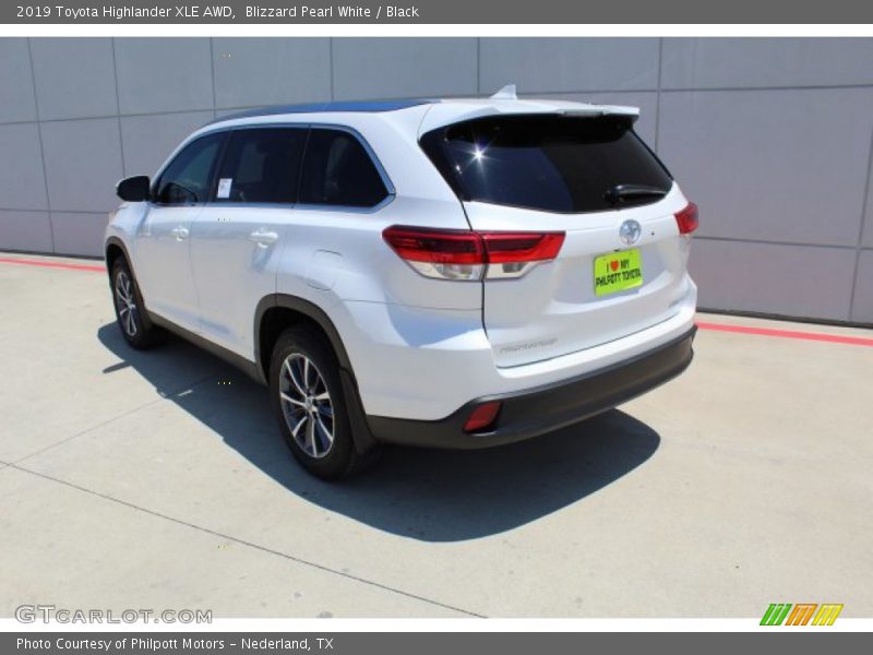Blizzard Pearl White / Black 2019 Toyota Highlander XLE AWD