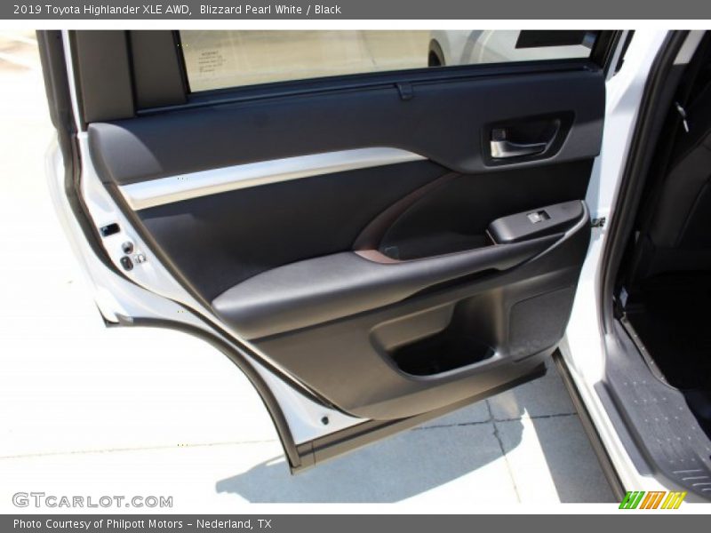 Blizzard Pearl White / Black 2019 Toyota Highlander XLE AWD