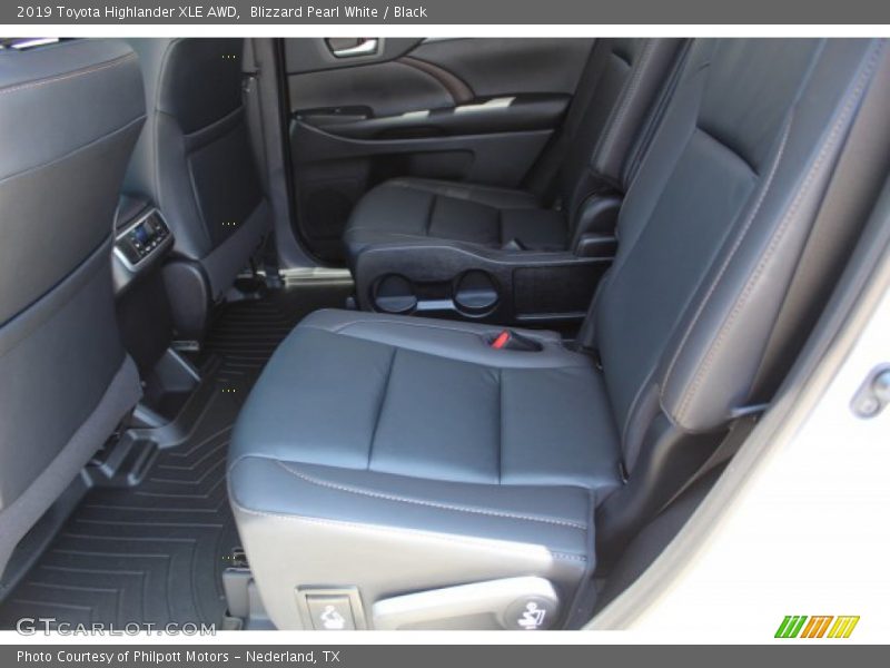 Blizzard Pearl White / Black 2019 Toyota Highlander XLE AWD