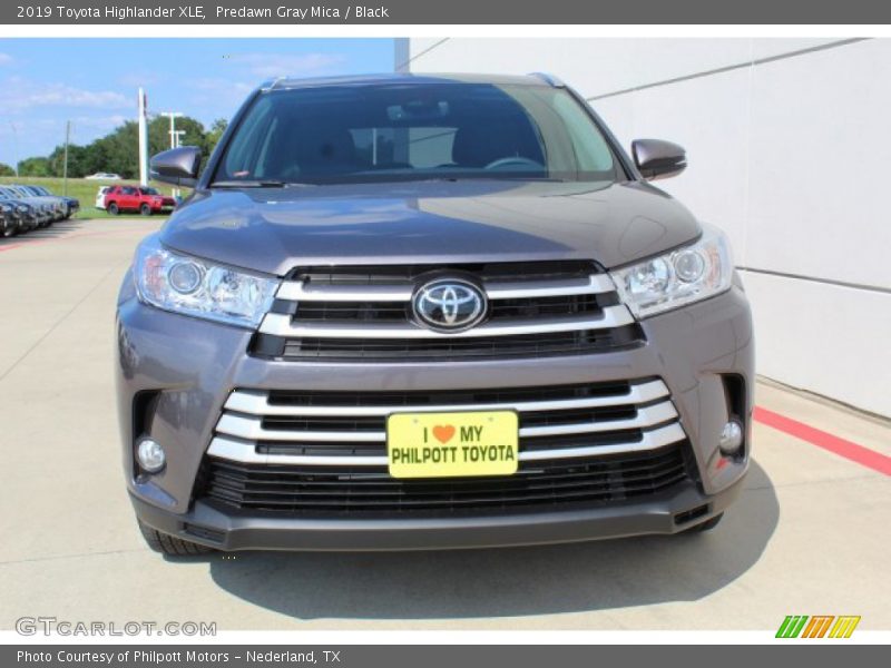 Predawn Gray Mica / Black 2019 Toyota Highlander XLE