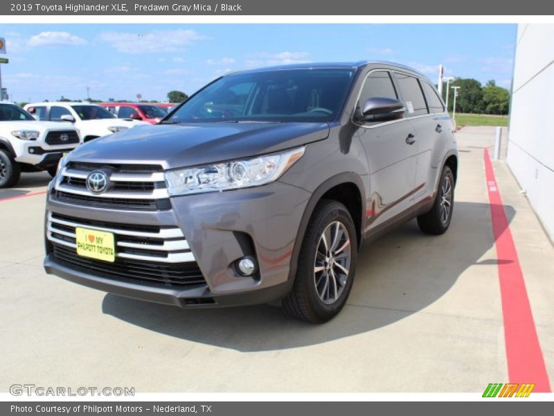 Predawn Gray Mica / Black 2019 Toyota Highlander XLE
