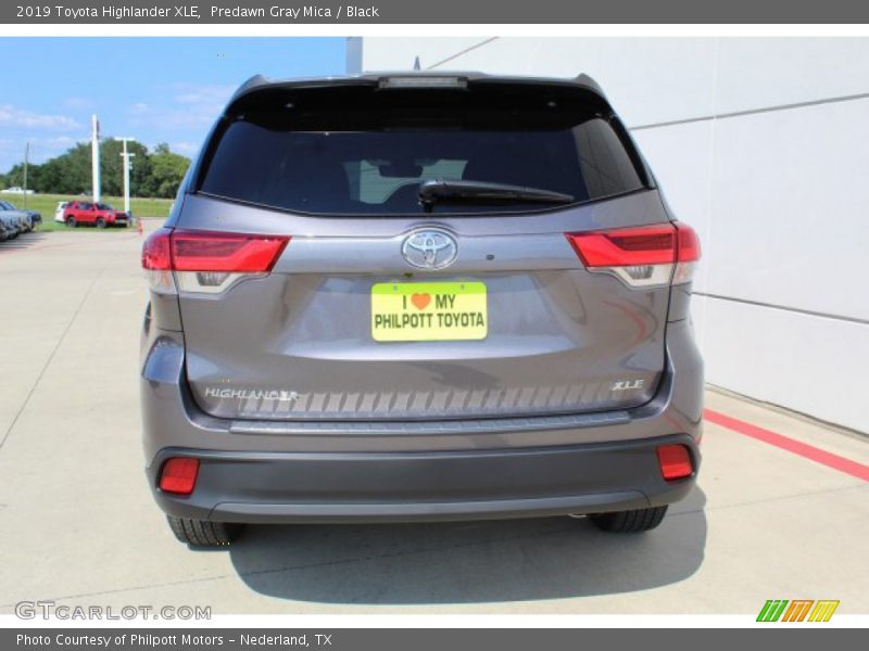Predawn Gray Mica / Black 2019 Toyota Highlander XLE