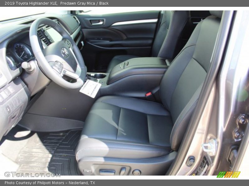 Predawn Gray Mica / Black 2019 Toyota Highlander XLE
