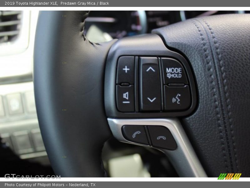 Predawn Gray Mica / Black 2019 Toyota Highlander XLE