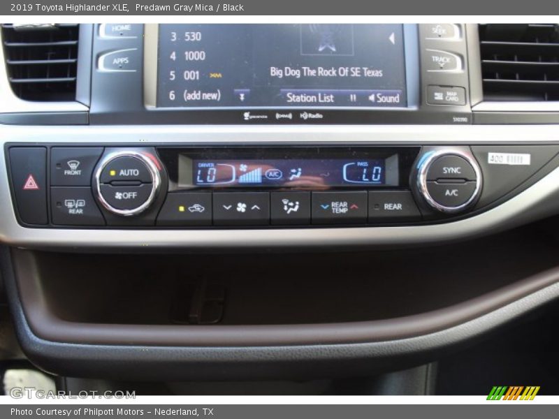 Predawn Gray Mica / Black 2019 Toyota Highlander XLE