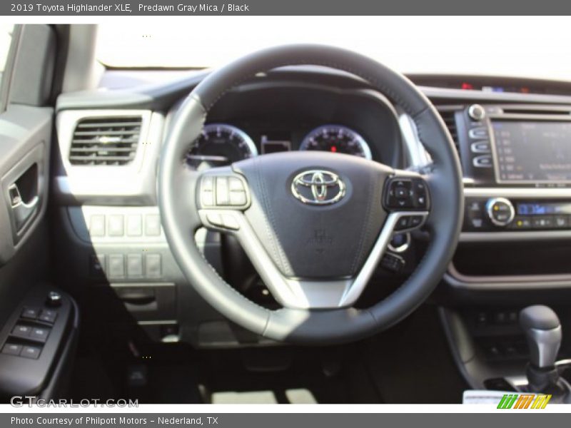 Predawn Gray Mica / Black 2019 Toyota Highlander XLE