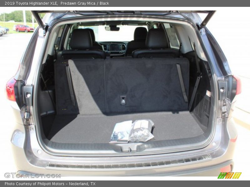 Predawn Gray Mica / Black 2019 Toyota Highlander XLE