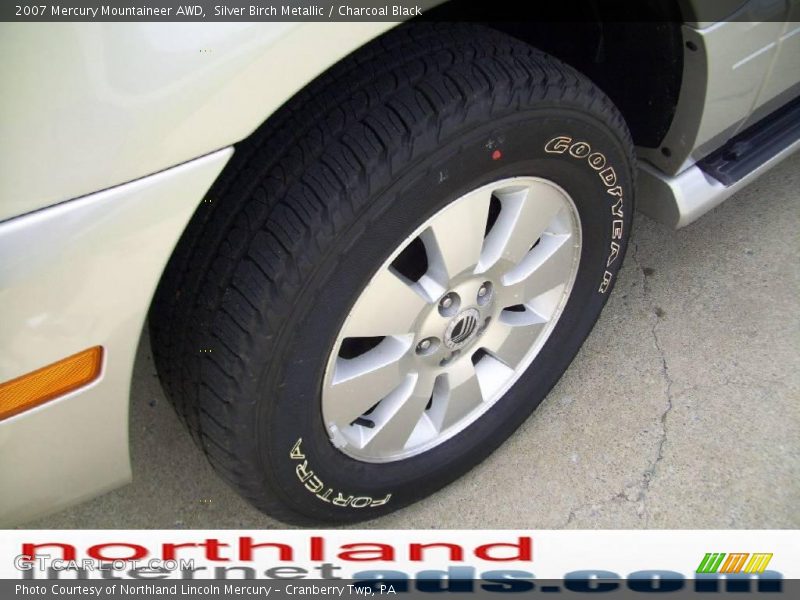Silver Birch Metallic / Charcoal Black 2007 Mercury Mountaineer AWD