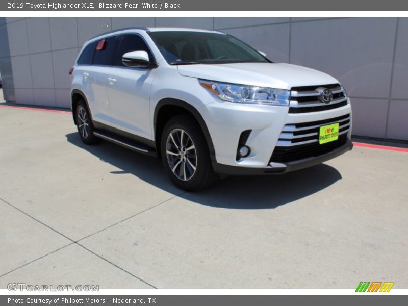 Blizzard Pearl White / Black 2019 Toyota Highlander XLE