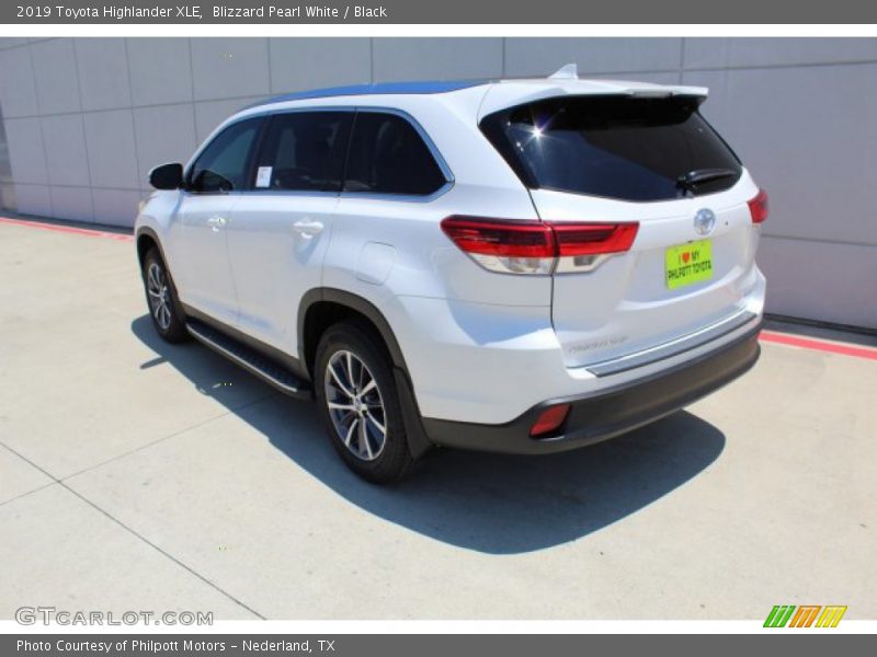 Blizzard Pearl White / Black 2019 Toyota Highlander XLE