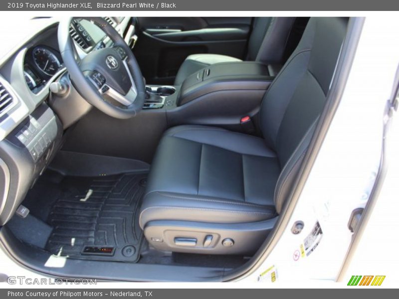 Blizzard Pearl White / Black 2019 Toyota Highlander XLE