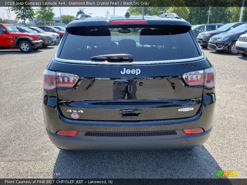 Diamond Black Crystal Pearl / Black/Ski Gray 2019 Jeep Compass Latitude 4x4