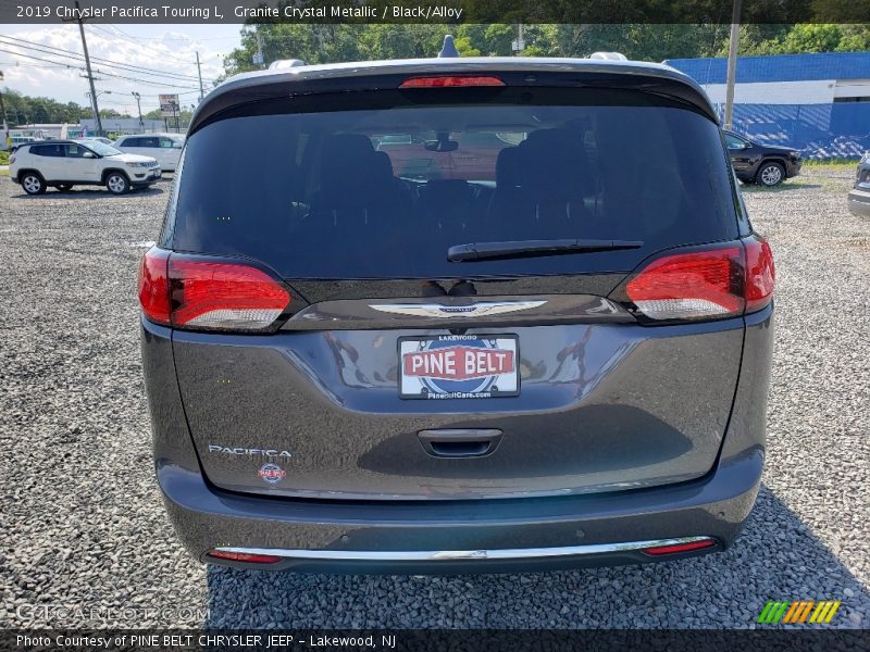 Granite Crystal Metallic / Black/Alloy 2019 Chrysler Pacifica Touring L