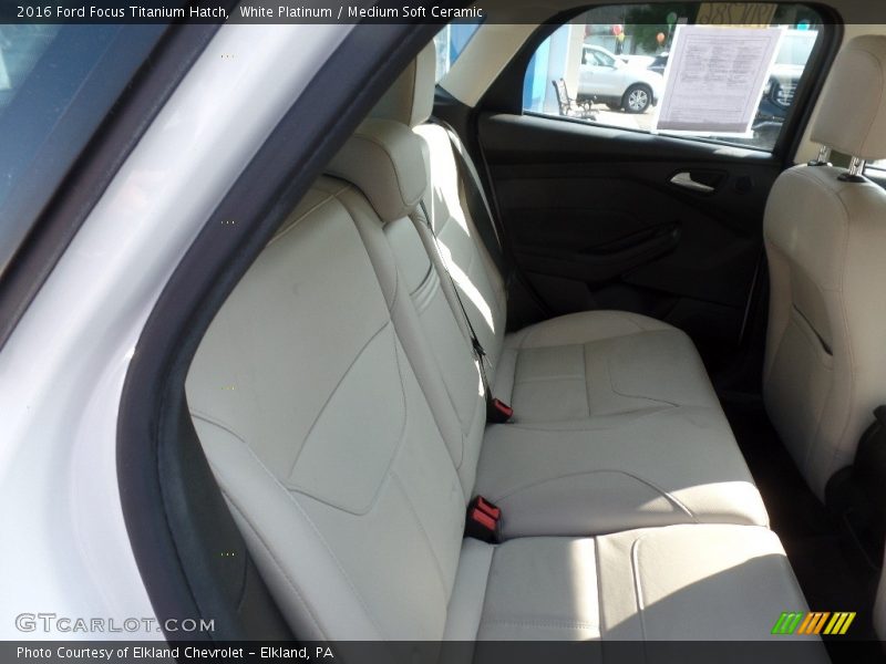White Platinum / Medium Soft Ceramic 2016 Ford Focus Titanium Hatch