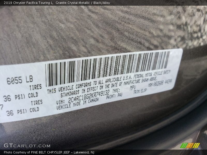 Granite Crystal Metallic / Black/Alloy 2019 Chrysler Pacifica Touring L