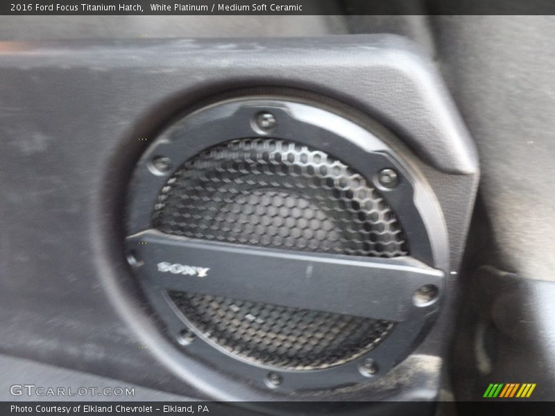 White Platinum / Medium Soft Ceramic 2016 Ford Focus Titanium Hatch