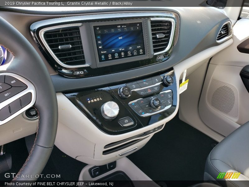 Granite Crystal Metallic / Black/Alloy 2019 Chrysler Pacifica Touring L