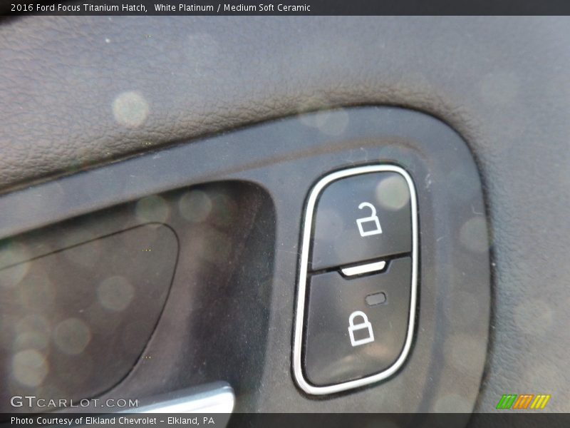 White Platinum / Medium Soft Ceramic 2016 Ford Focus Titanium Hatch