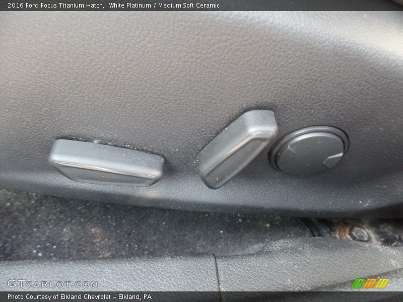 White Platinum / Medium Soft Ceramic 2016 Ford Focus Titanium Hatch