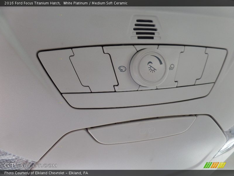 White Platinum / Medium Soft Ceramic 2016 Ford Focus Titanium Hatch