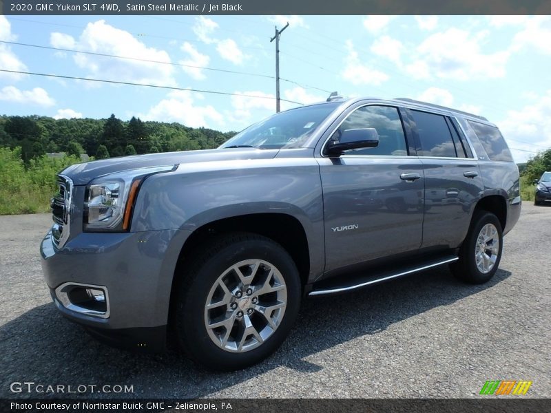 Front 3/4 View of 2020 Yukon SLT 4WD