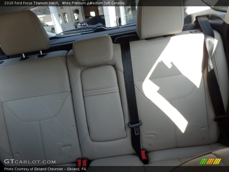 White Platinum / Medium Soft Ceramic 2016 Ford Focus Titanium Hatch