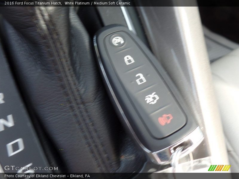 White Platinum / Medium Soft Ceramic 2016 Ford Focus Titanium Hatch