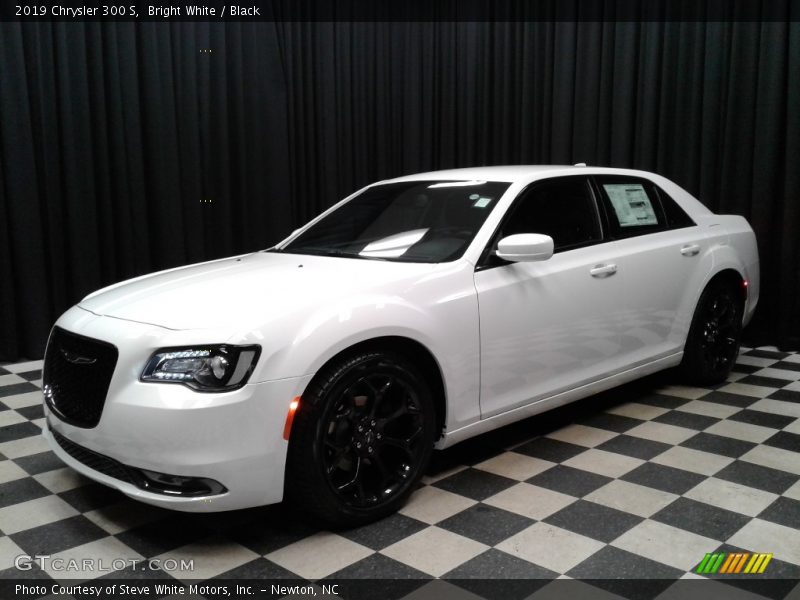 Bright White / Black 2019 Chrysler 300 S