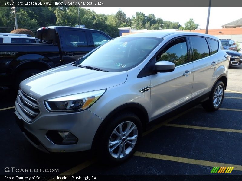 Ingot Silver / Charcoal Black 2017 Ford Escape SE 4WD