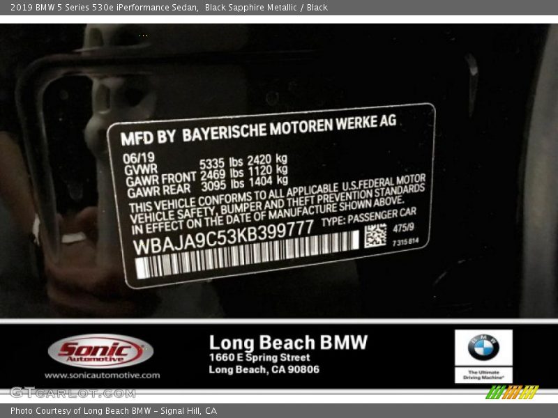 Black Sapphire Metallic / Black 2019 BMW 5 Series 530e iPerformance Sedan