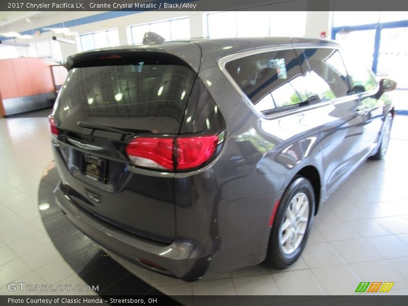 Granite Crystal Metallic / Black/Alloy 2017 Chrysler Pacifica LX