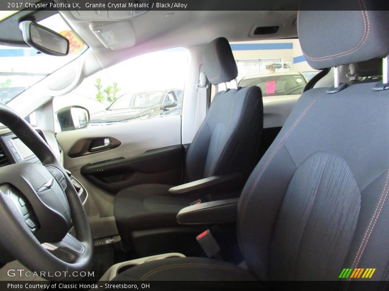 Granite Crystal Metallic / Black/Alloy 2017 Chrysler Pacifica LX