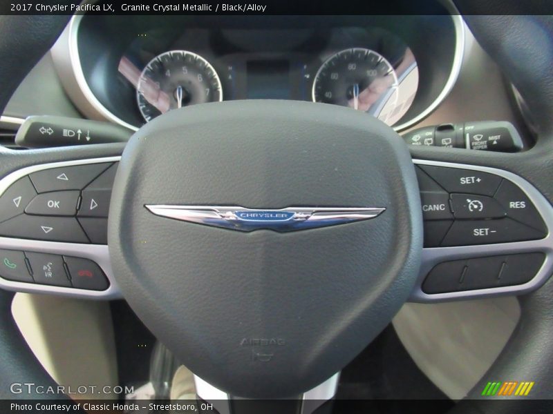 Granite Crystal Metallic / Black/Alloy 2017 Chrysler Pacifica LX