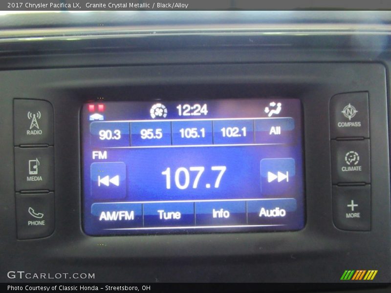 Granite Crystal Metallic / Black/Alloy 2017 Chrysler Pacifica LX