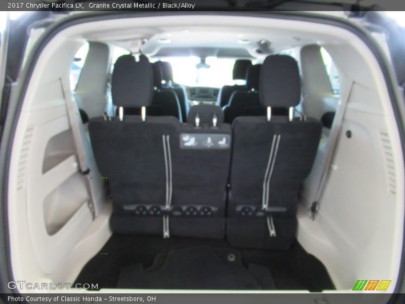 Granite Crystal Metallic / Black/Alloy 2017 Chrysler Pacifica LX